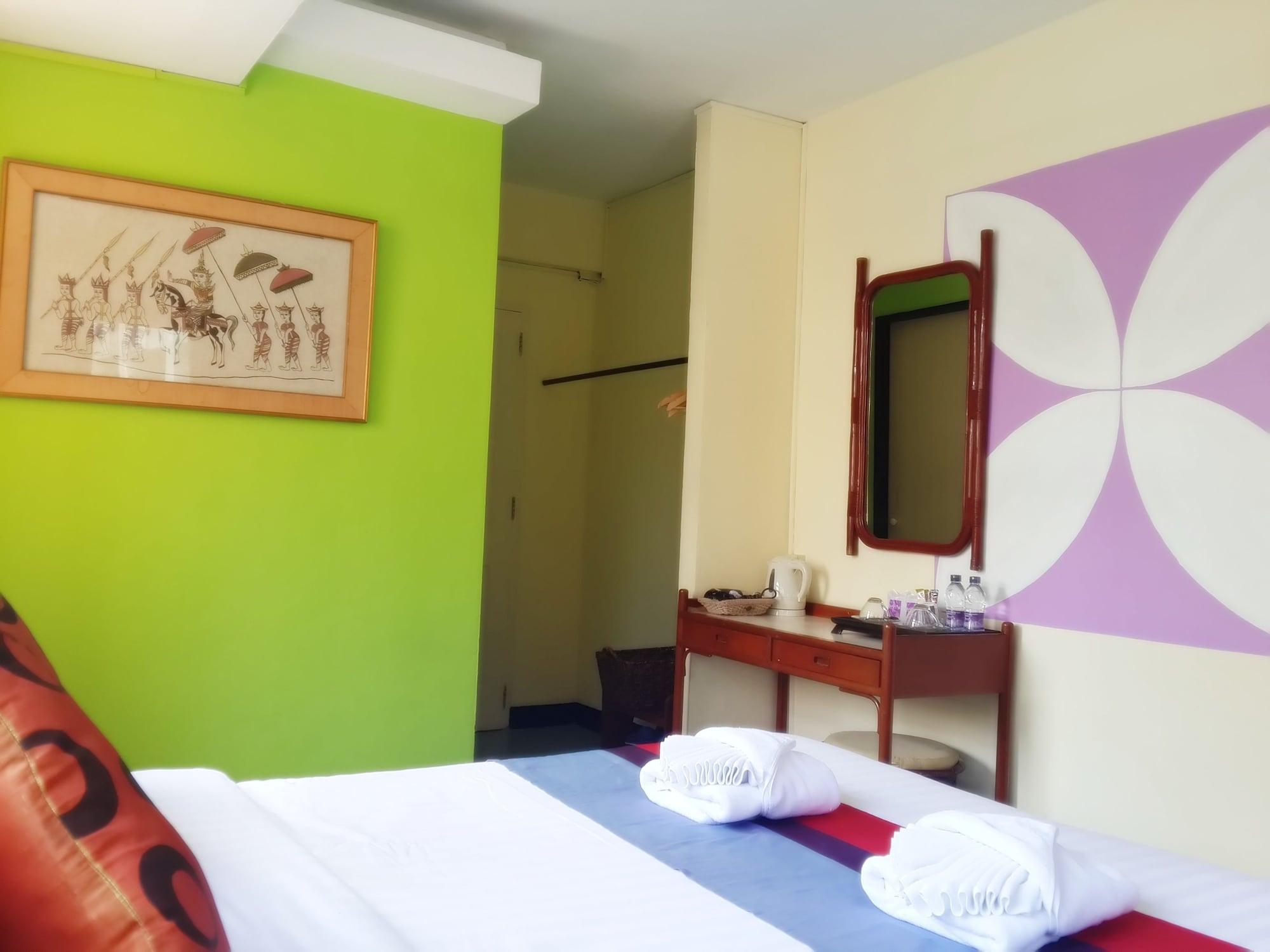 Sawasdee Sukhumvit Inn Banguecoque Exterior foto