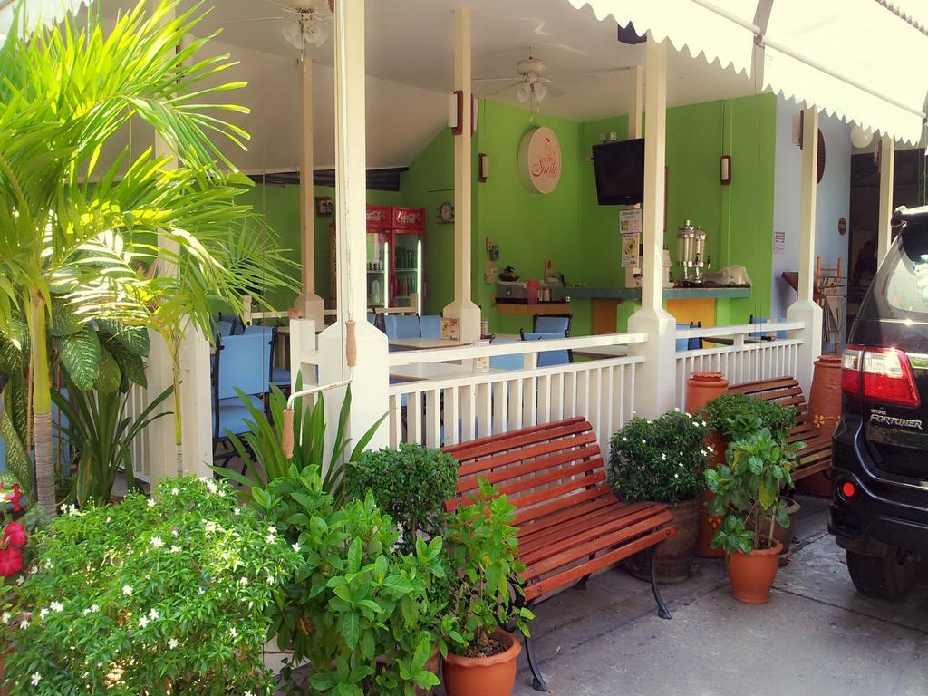 Sawasdee Sukhumvit Inn Banguecoque Exterior foto